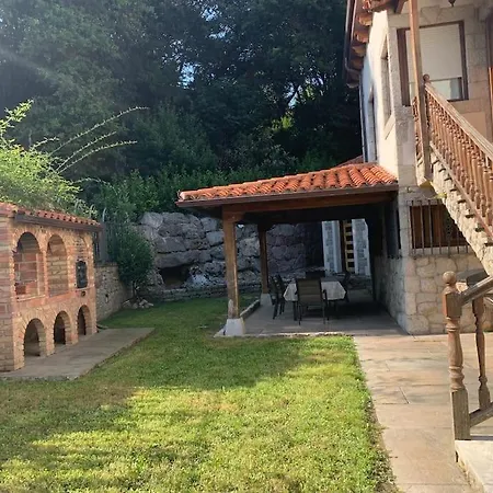 Casa Con Amplio Jardin En * Pechon
