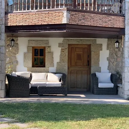 Casa Con Amplio Jardin En Pechón