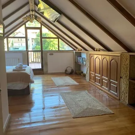 펜션 Casa Con Amplio Jardin En 페촌