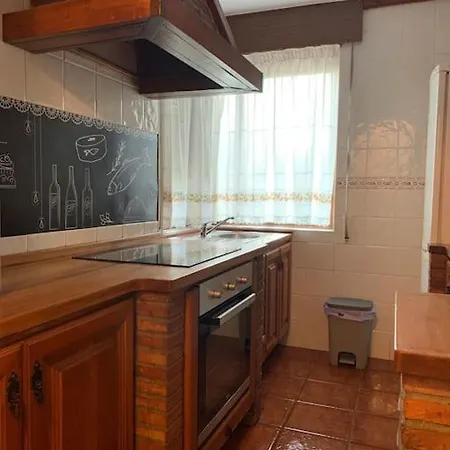 Casa Con Amplio Jardin En