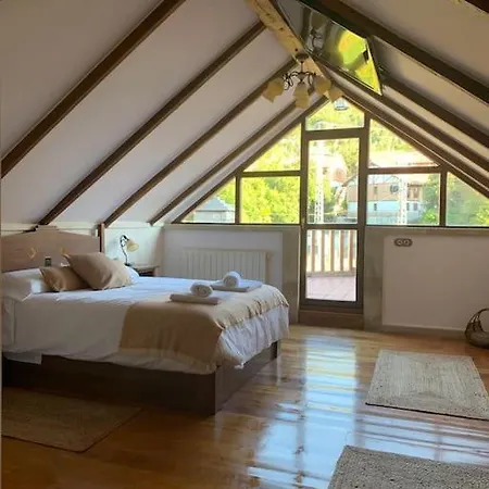 Vakantiehuis Casa Con Amplio Jardin En