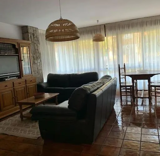 Casa Con Amplio Jardin En Semesterbostad Pechón